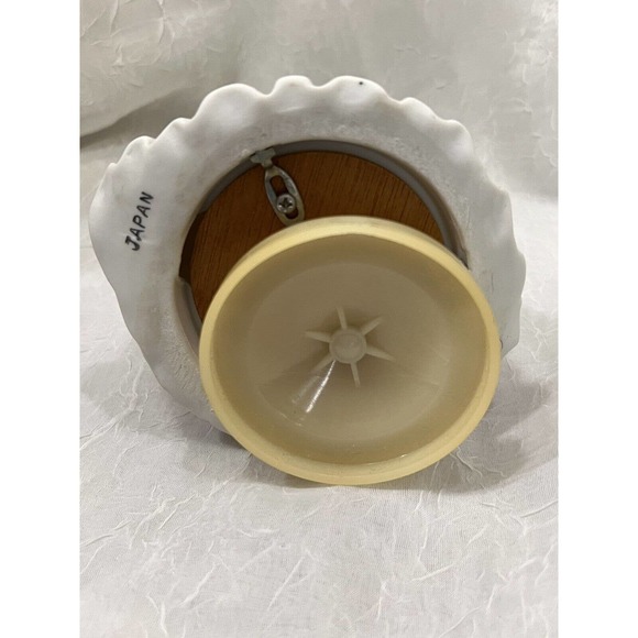 Vintage Giftcraft Ceramic Working Music Box Figurine, Purple/Pink Dress - Picture 12 of 13